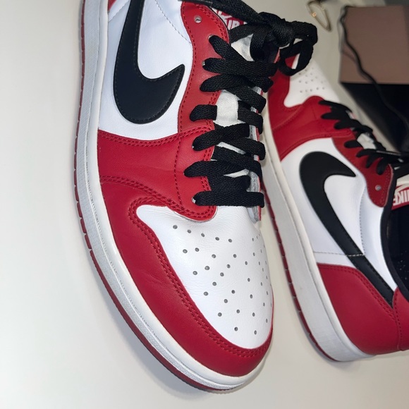 Authentic Nike OG Chicago Jordan 1 Red Black White Size 10 - Picture 11 of 13